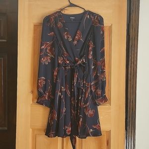 NWOT Express dress size M